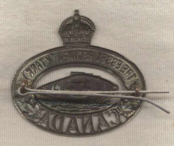 1930s The Essex Regiment (Tank) Cap Badge