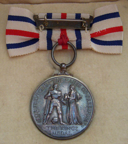Scarce Silver WWII King's Medal For Service Awarded to Women with Case