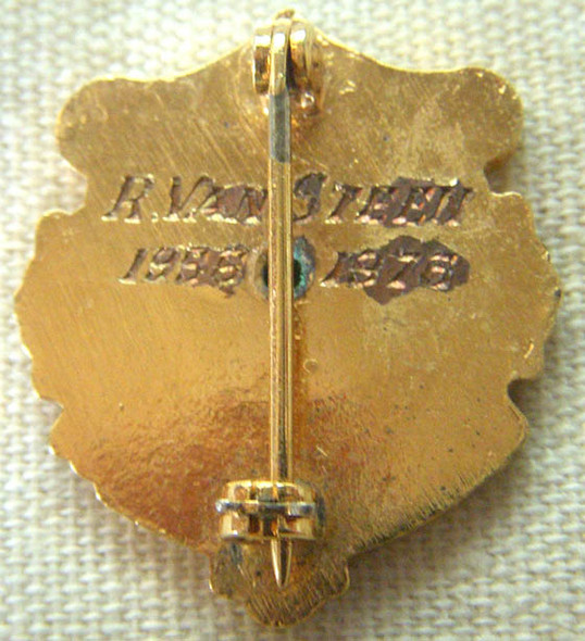 1976 Named Washington Eng. Co. No. 2 (Tarrytown, New York) 20 Years of Service Badge