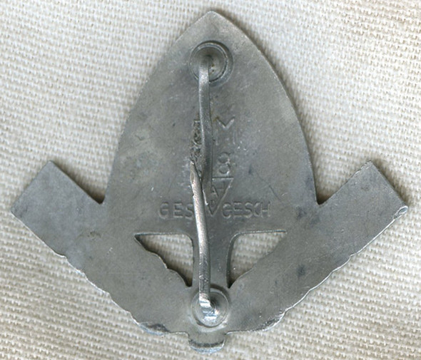 Nicely Maker-Marked Wartime RAD (Reichsarbeitsdienst/Reich Labour Service) Hat Badge