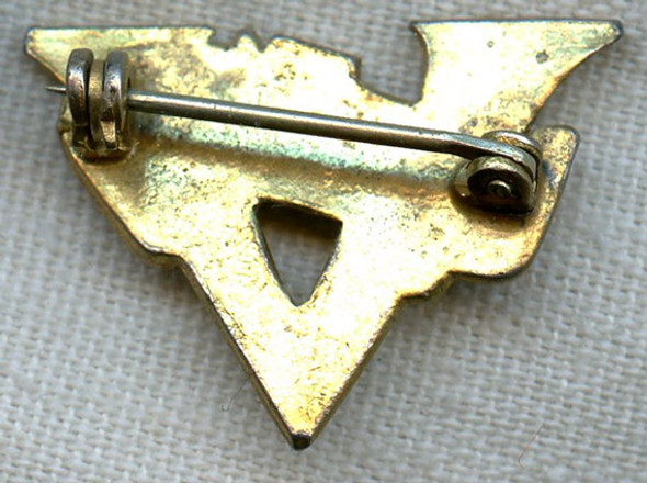 WWII V for Victory Pin with Musical Theme