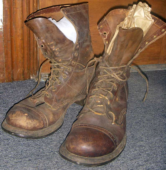 Pair WWII US Army Paratrooper Boots Size 9 1/2 D