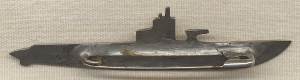 Great Two-Toned WWII Submarine Badge Made at Portsmouth Naval Shipyard