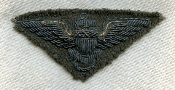 Rare WWII USN Pilot Wing on Green Gabrdine Wool <p> NO LONGER AVAILABLE