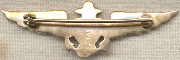 Rare 10K Gold WWII US Navy Shirt Size Pilot Wing by Balfour