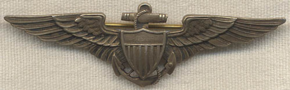 Rare Early WWII ca 1942 USN Pilot Wing in Gilt Sterling Hallmarked by Robbins