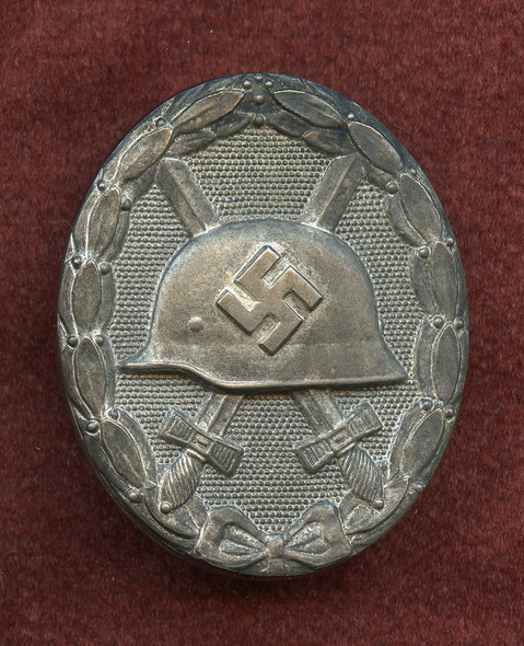 WWII Nazi Army/SS Wound Badge, Silver Grade Made in Austria by the firm Hauptmunzant of Vienna. Exc,