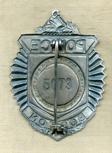 Nice Ca 1950s Boston Police Series 7 Brinks / Clamshell / Sunburst Radiator Badge # 5073