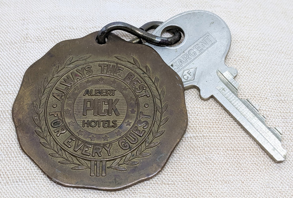 Great 1930s Hotel Roosevelt Pittsburgh PA Albert PICK Hotels Room Key & Fob #653