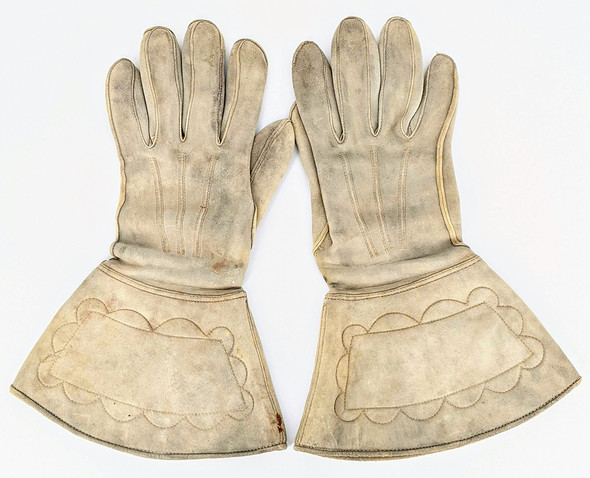 Model 1885 US Cavalry Gauntlets, Contract Dated 1911, Size 8.5
