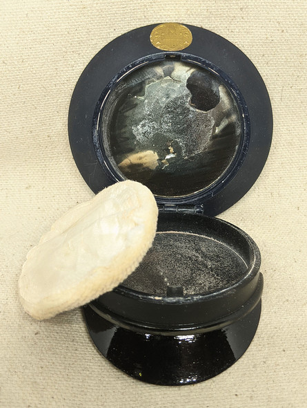 Ext Rare WWII USN Officer Hat Sweetheart Powder Compact Exc Condition