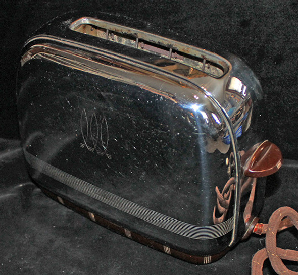 Great Deco Ca. 1939-42 Toastmaster Model 1A5 Single Slice Toaster by McGraw Electric Co.