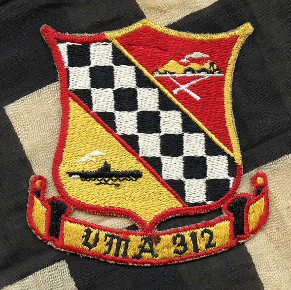 Great Korean War ca Early 1952 USMC VMA-312 Checkerboard Jacket Patch & Scarf Ascot