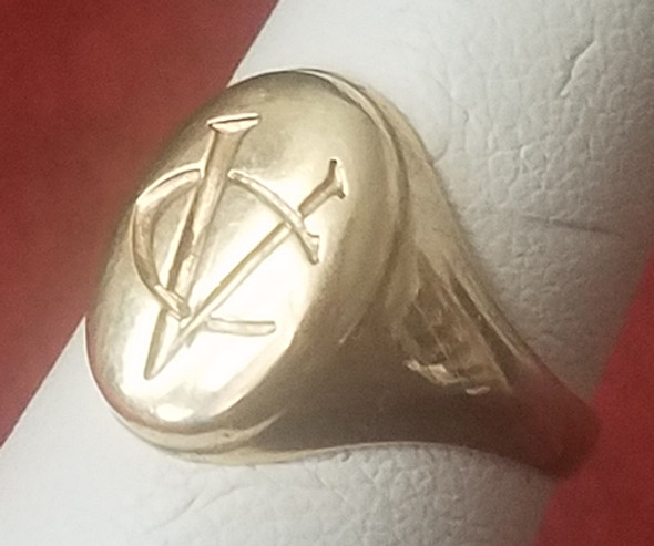 Great 1952 10K Gold VASSAR College Class Ring in 10K Gold to "D. B. H."