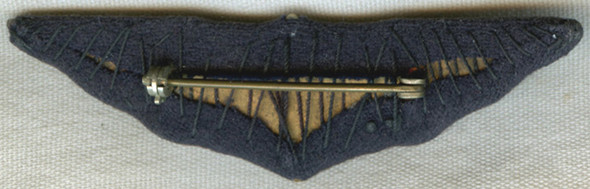 Lovely WWI US Air Service USAS Pilot Wing in Bullion Pinback