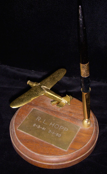 Cool Vintage 1980 TWA Retirement Pen Holder with Ford Trimotor