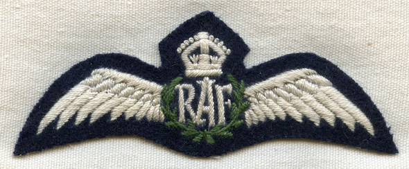 Rare Variant 1918 Pattern WWI RAF (Royal Air Force) Pilot Wing with Dark Green Wreath