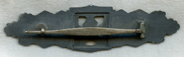 Nazi Army Silver Close Combat Clasp in Zinc with Steel Pin
