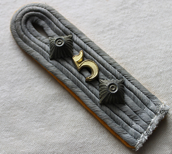 WWII Germany Army Wehrmacht Single Hauptmann Captain Shoulder Board for the 5th Cavalry Regiment