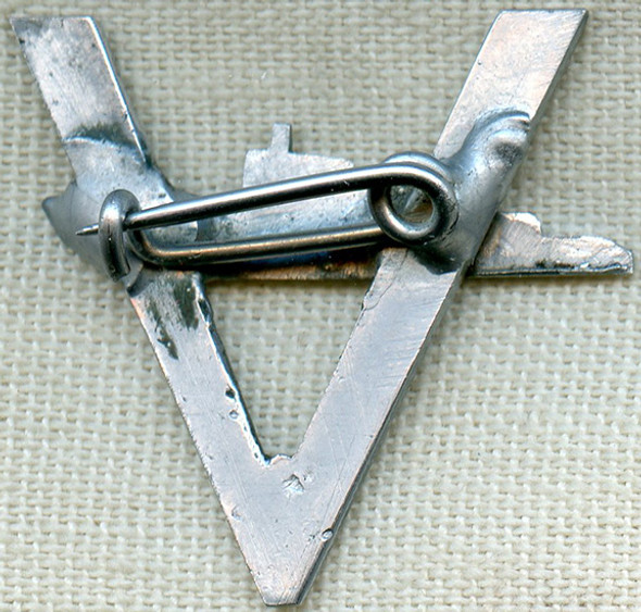 Cool Smaller Size WWII USN Submarine Service 'V for Victory' Pin Made at Portsmouth Naval Shipyard