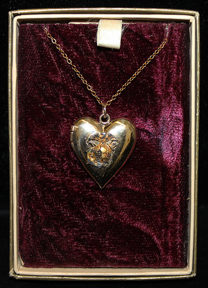 Early WWII USMC Sweetheart Heart-Shaped Locket Necklace (Left Hinge) in Original Box