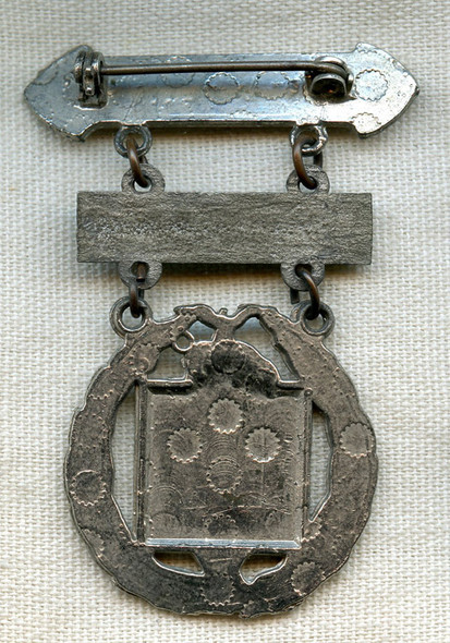 Circa 1943 USMC Marksman Badge with Bayonet Qualification Bar in Wartime Materials