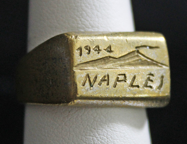 Cool WWII 1944 US Soldier Souvenir Ring from Naples, Italy