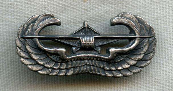 Nice WWII US Army Issue Glider Troops Qualification Badge in Sterling