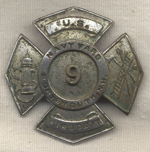 WWI Portsmouth (New Hampshire) Navy Yard Fire Dept Hat Badge