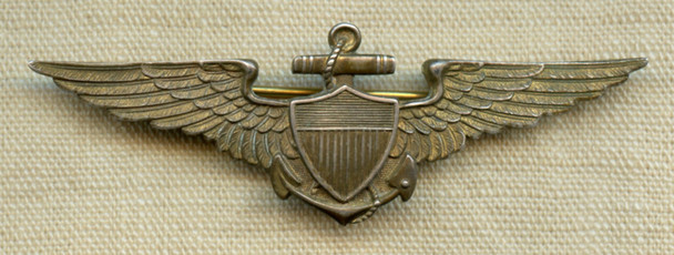 Beautiful World War I US Navy Pilot Wing in Gilt Silver with Great Patina.