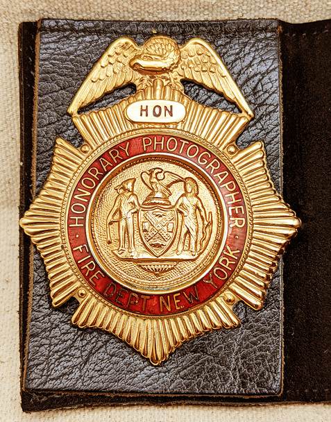 Rare Ca 1960s - 70s Fire Dept New York Honorary Photographer Badge w/Carry Wallet