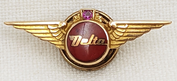 Late 1956s Delta Airlines 5Year Service Wing in 10K Gold by Balfour