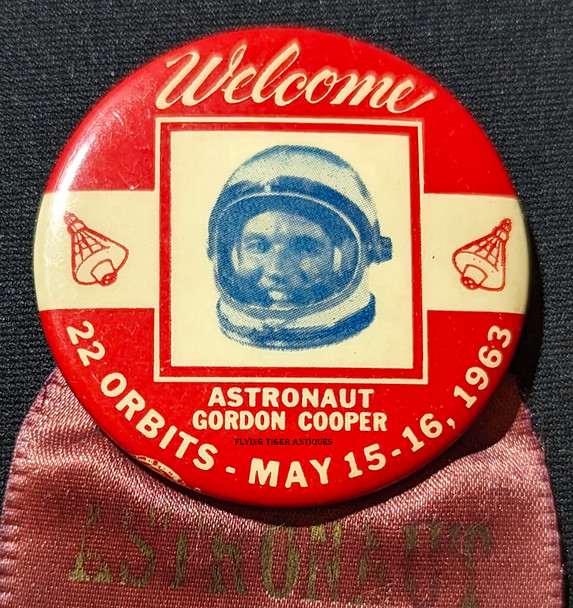 Great 1963 Astronaut Gordon Cooper Welcome Back to Earth Celluloid & Ribbon Badge