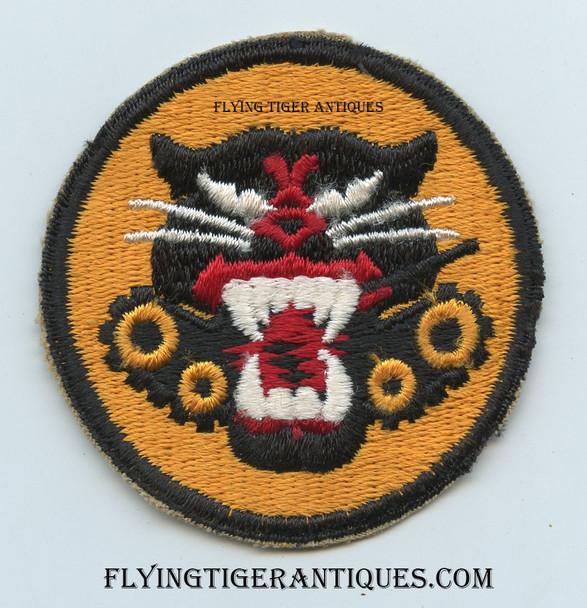 WWII US Army Full Emb 4-Wheel Tank Destroyer Shoulder Patch Flat Bottom Teeth Wide Red Emb. Variant