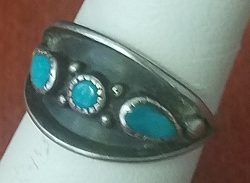 Lovely Vintage 1970's Native American Turquoise & Silver Ring Size 6-1/2