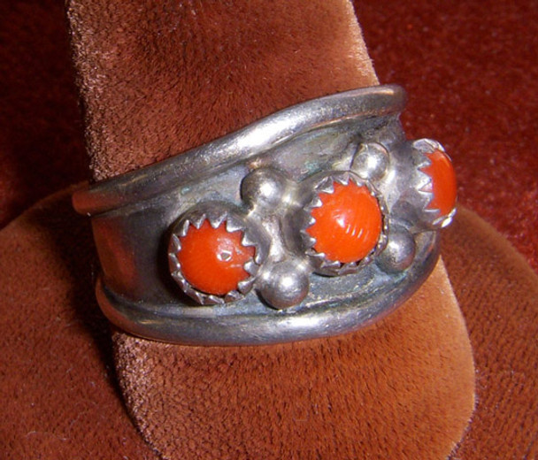 Vintage 1960's Navajo Ring in Silver & Coral