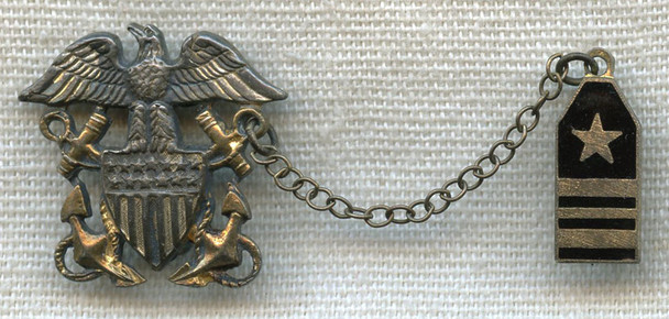 Nice Unmarked Sterling WWII US Navy Lieutenant Commander Chained Sweetheart Pin