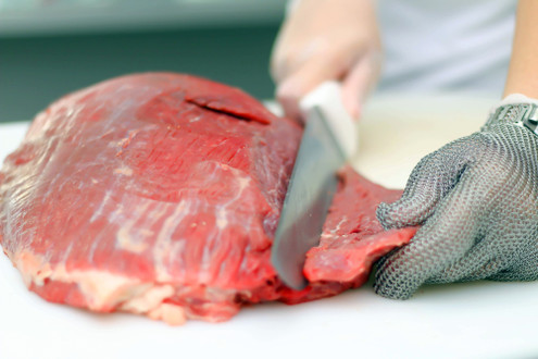 How to Feed Raw Dog Food: A Beginner's Guide
