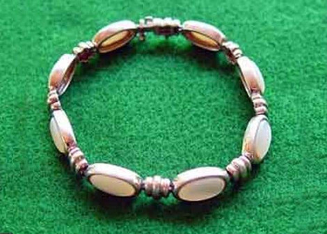 MXT Finds Mothers of Pearl Bracelet