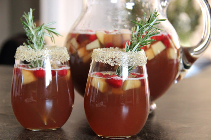 Non-Alcoholic Mulled Apple Cranberry Sangria