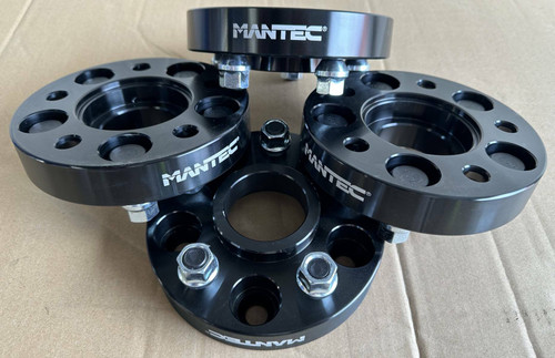LR302B - Mantec Branded 30mm Black Alloy Wheel Spacers - For Discovery 2 and Range Rover P38 - Set of Four Hub Centric Wheel Spacers LR302B - Mantec Branded 30mm Black Alloy Wheel Spacers - For Discovery 2 and Range Rover P38 - Set of Four Hub Centric Wheel Spacers