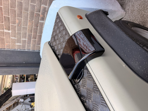 LR104SCGLOSSO/S - Gloss Black Snow Cowl for Wing Top on Land Rover Defender - Right Hand - Snow Scoop Off Side