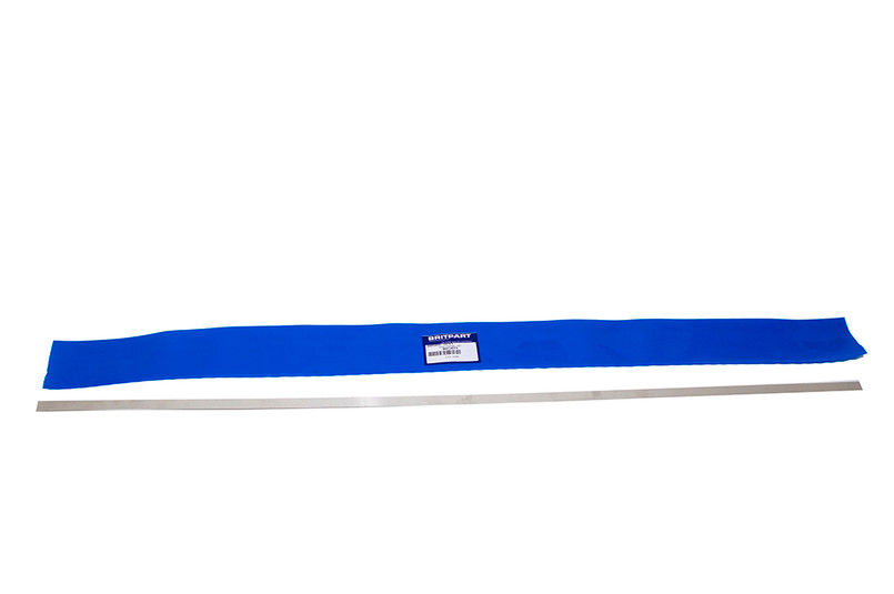 MUC4073 - Metal Shim for Land Rover Defender Window Channel - Fits to Rear Vertical Part of Front Door Window - up to 2001 Image 3