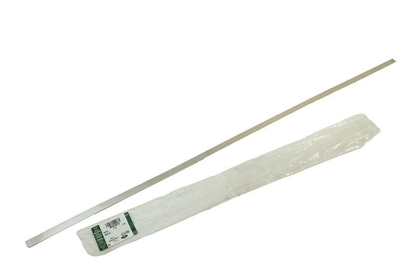 MUC4073 - Metal Shim for Land Rover Defender Window Channel - Fits to Rear Vertical Part of Front Door Window - up to 2001 Image 4