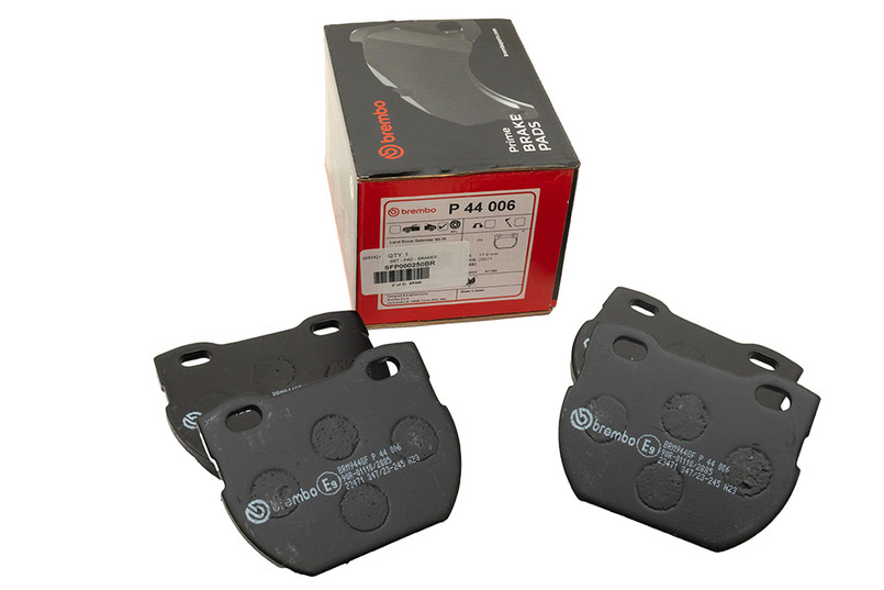 SFP000250 - Defender 110 & 130 Rear Brake Pads - Fits from 2002 Onwards Image 6