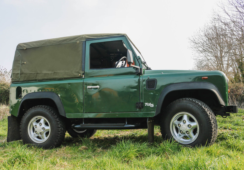 LRC10821 - Beach Runner Soft Top Full Conversion Kit including Exmoor Trim Canvas, Roll Cage and Half Doors - Defender 90 TD5  and Puma Image 18