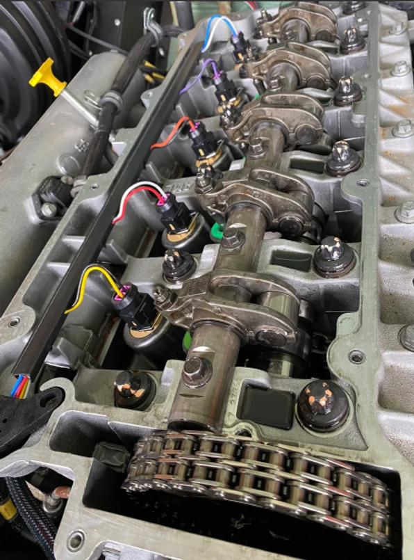 LRC2371 - TD5 Rocker Cover Gaskets and Grommet Kit for Defender and Discovery 2 - Fits up to 2002 (up to VIN 1A622423) - Aftermarket and OEM Version Available  Image 4