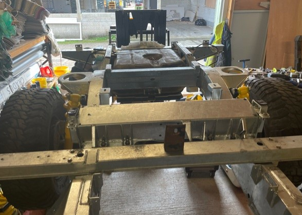 RRC6168 - Centre Mid Cross Member Cab Support/Centre Rear Cross Member Tub Support – Land Rover Defender 130 Hi-Cap Image 4