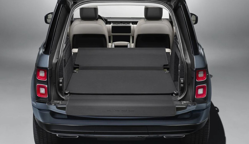 VPLGS0438 - Range Rover L405 Loadspace Carpet - Reversible - Perfect For Any Dog Lovers - Genuine Land Rover Image 1