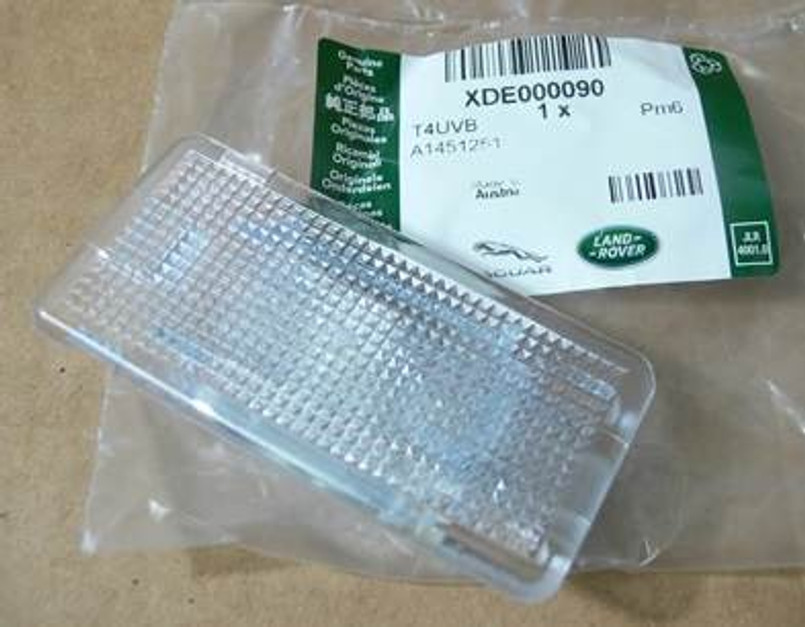 XDE000090 - Interior Lamp Situated in Tailgate Door on Range Rover L322 - 2002-2012 Image 1